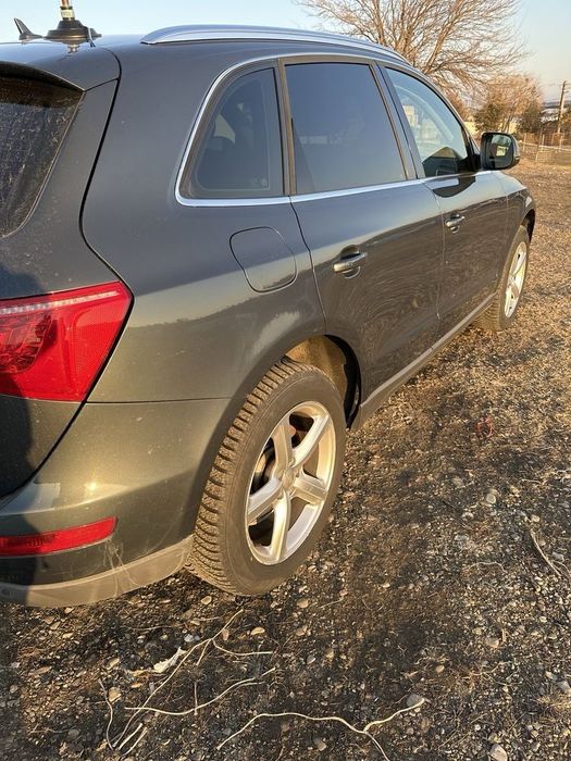 Audi q 5 quatro  propietar Scimb cu Renault Trafic 6 locuri!