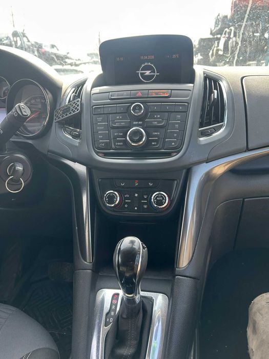 Dezmembrez Opel Zafira C an 2012 2.0 diesel cutie automata
