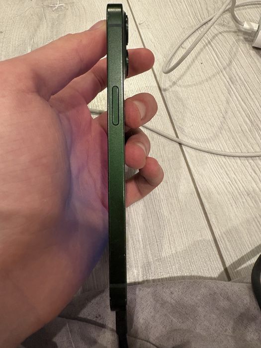 Продам iphone 13