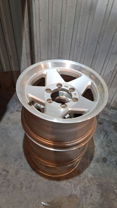 Продам Диски на Delica