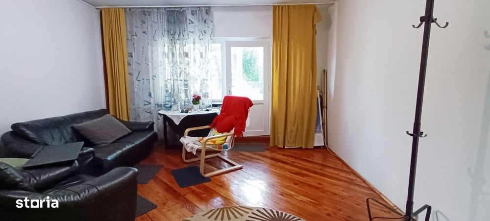 Apartament cu 3 camere decomandate,Carpatilor-Judetean — fotografia 1