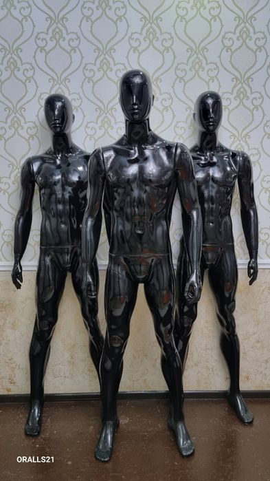 Манекены мужские.