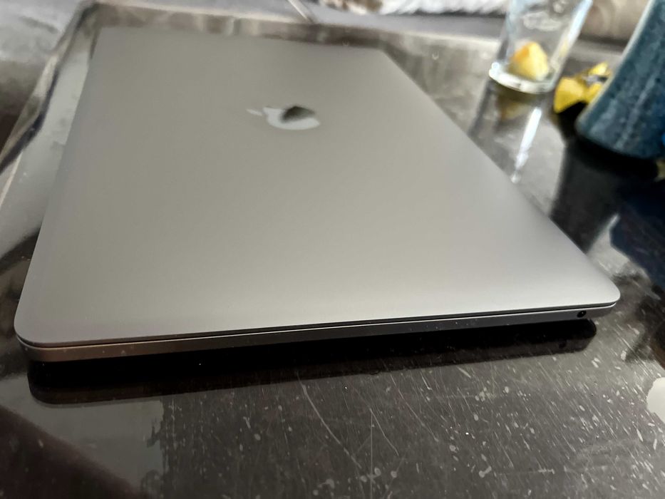 КАТО НОВ!!! Apple MacBook Pro 13" M1 8RAM 256GB Touch Bar Silver