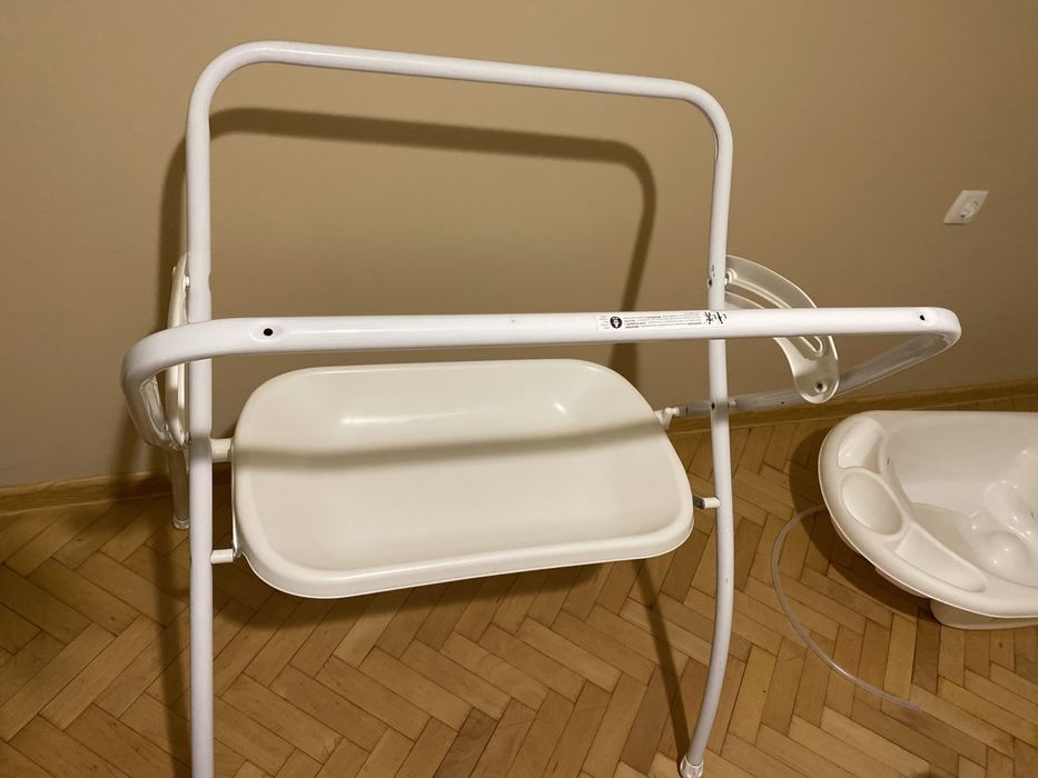 Анатомично бебешка вана CAM