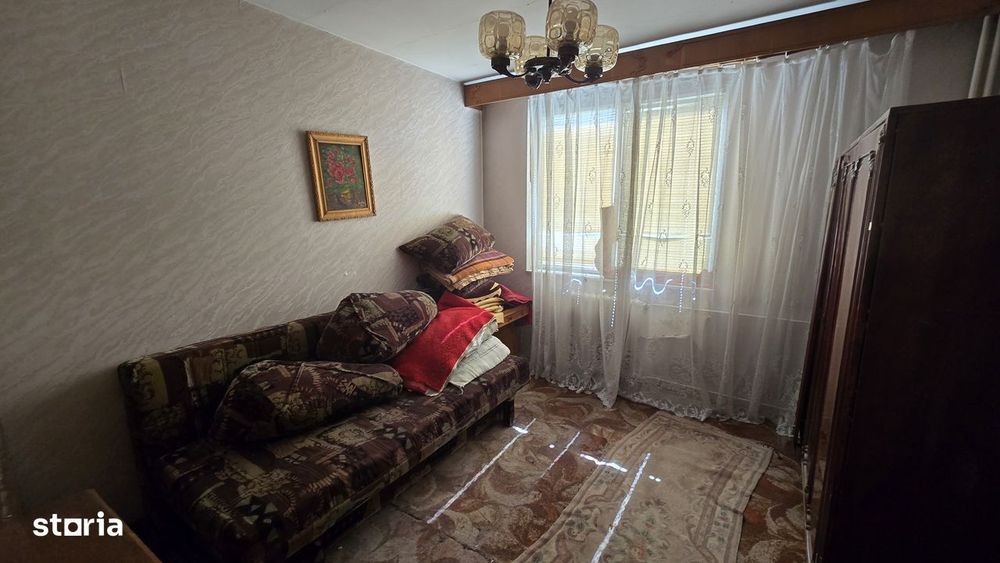 Apartament 3 camere, Craiovei, etaj 3/4