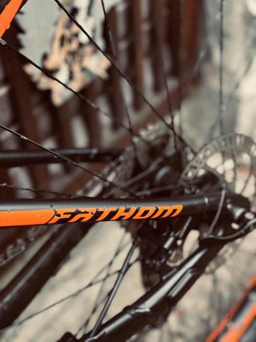 Giant Fathom Electrica