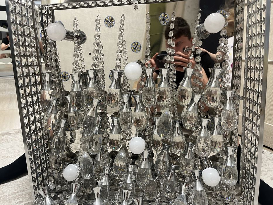 Продам большую люстру