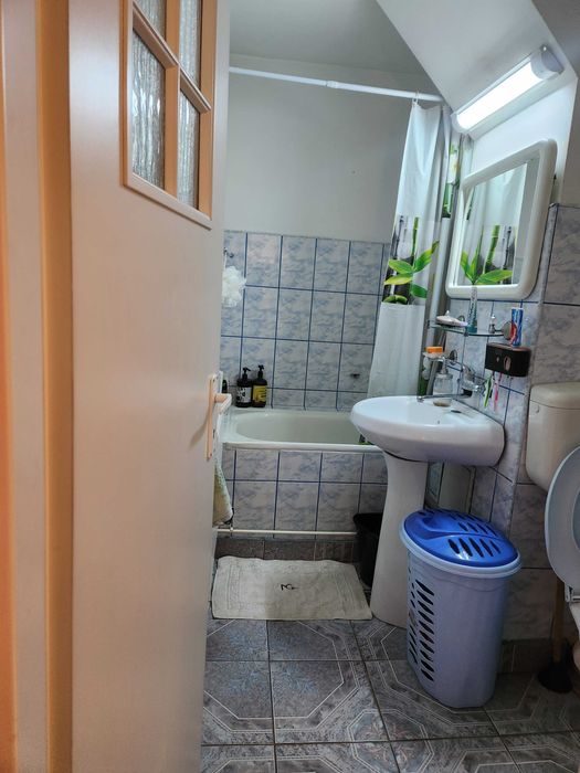Vând apartament cu 2 camere ,micro 16.etaj 1