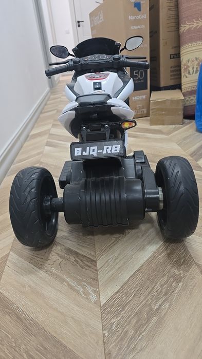 Detskiy motosikl sotiladi