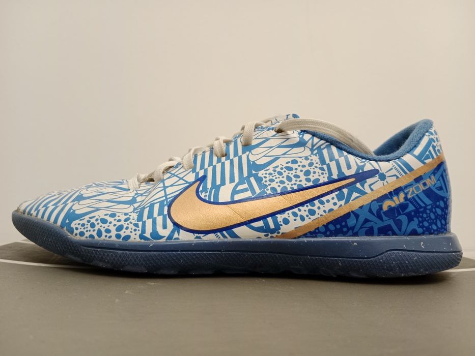 Бутсы футбольные