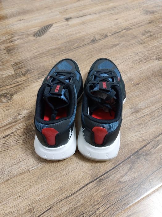 Adidasi Nike JARDEN AIR 200 E