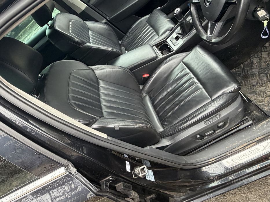 Кожен салон с подгрев от шкода супърб