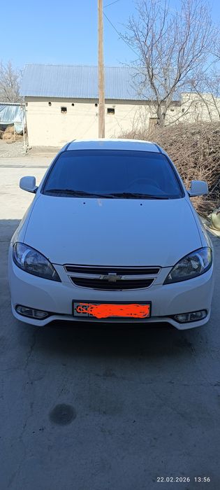 Холати яхши Бир киши минган