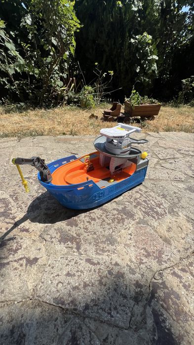 Спасителен катер "Dickie".