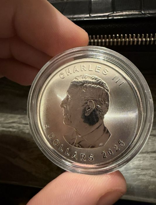 Сребърна монета канадски кленов лист