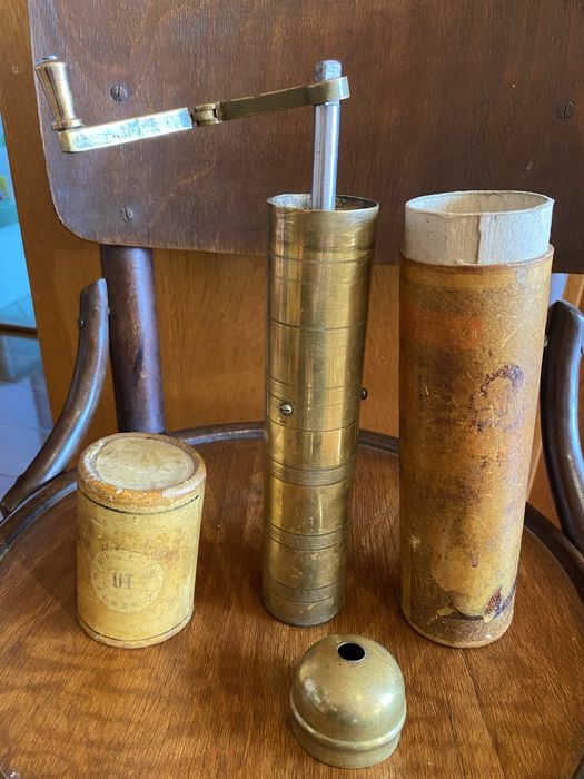 Rasnita vechie cutie originala