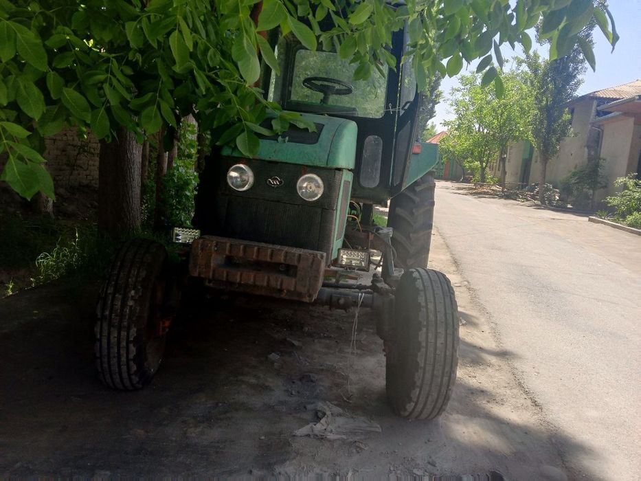 Ттз 80  трактори сотилади