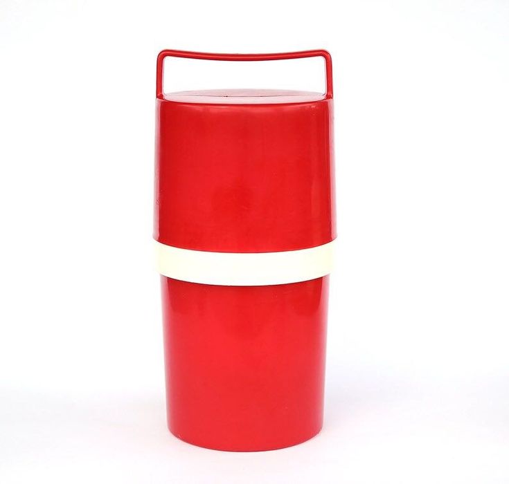 Червен термос винтидж