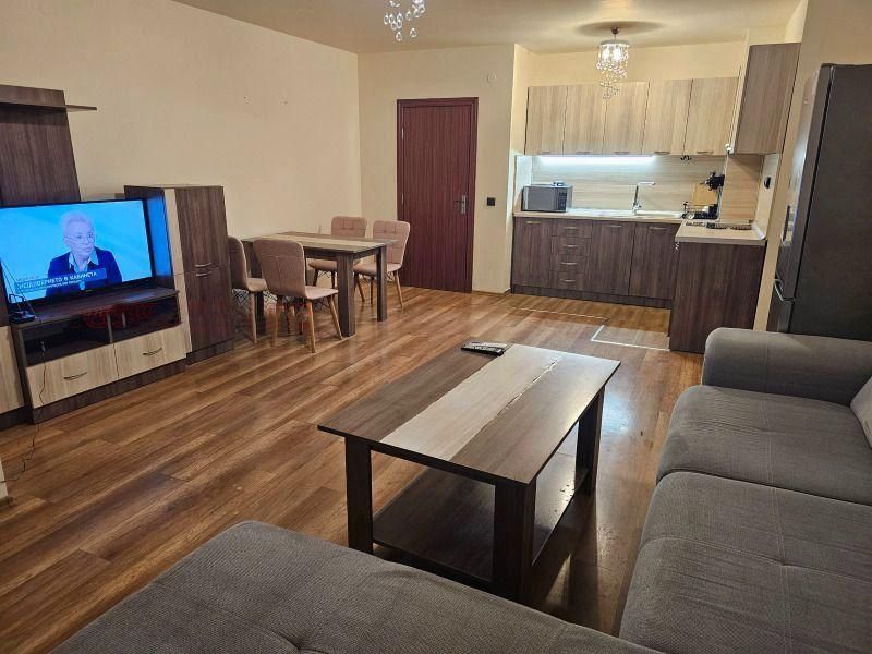 Дава се под наем Тристаен апартамент в София, Люлин 2 - 117 кв.м за 797.64 € - Снимка #1