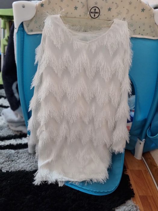 Всички рокли са с различна цена