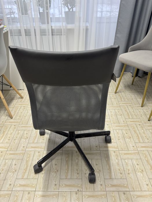 Продам офисный стул