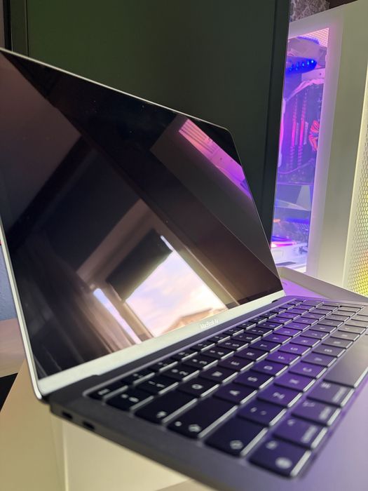 MacBook Air M1, 100% baterie, nedesfacut