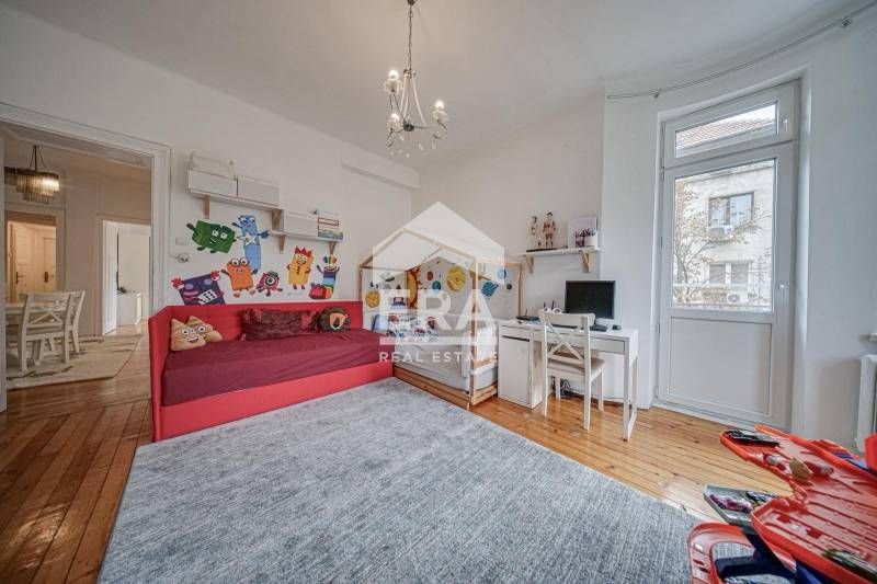 Продава се Тристаен апартамент в София, Център - 110 кв.м за 3199 €/кв.м - Снимка #8