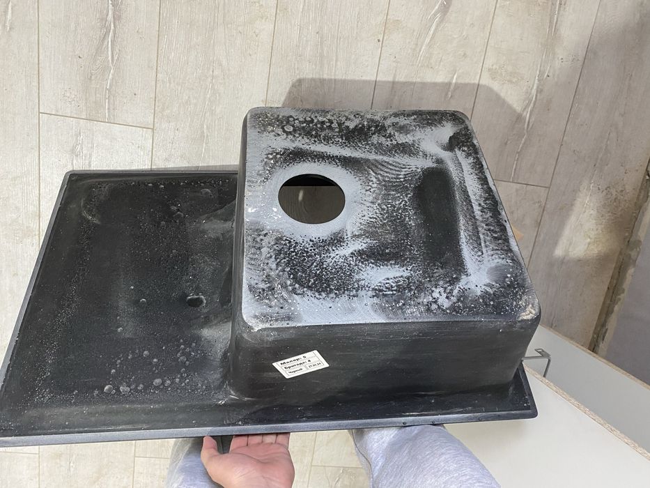 Кухонный мойка новая