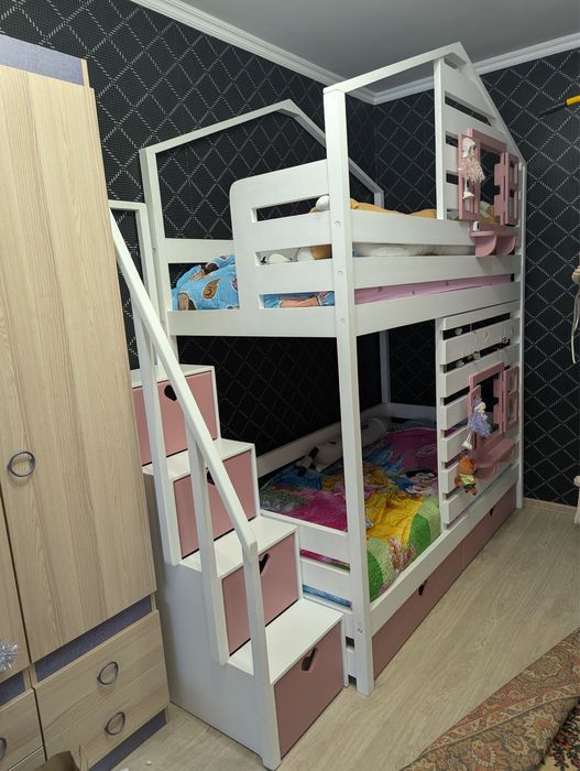 Продам двухярусную кровать