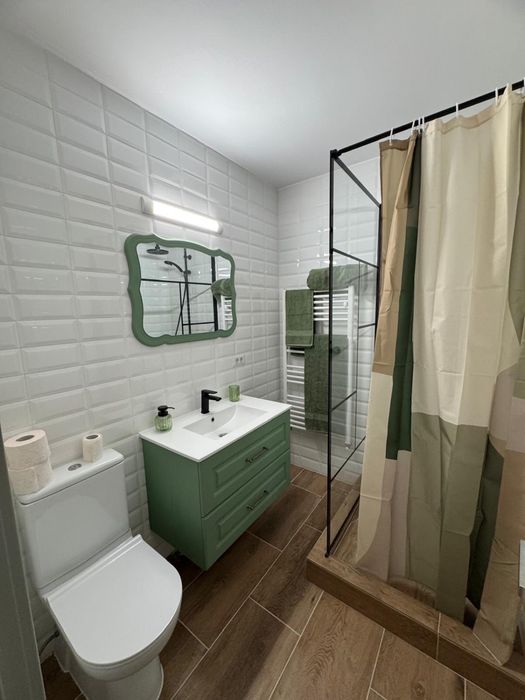 Închiriez apartament