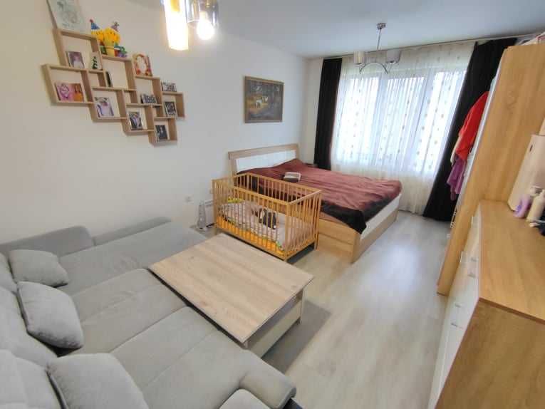 Дава се под наем Двустаен апартамент в Перник, Център - 65 кв.м за 359.04 € - Снимка #2