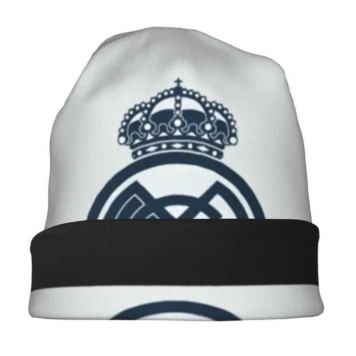Căciulă călduroasă RealMadrid  cu stil și atitudine