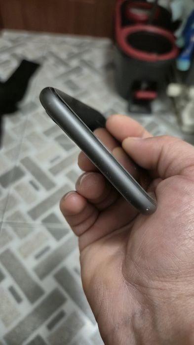 Iphone 11 128 gb 83% baterie