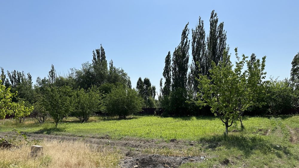 Үй сатылады.
