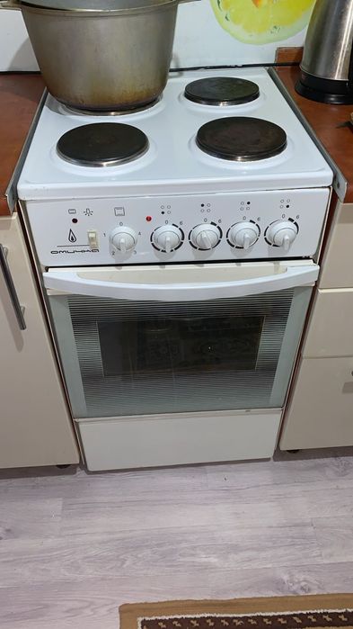Электроплита продаём