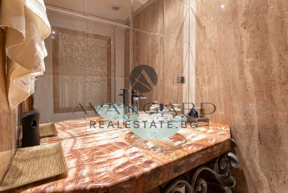 Продава се Офис в Пловдив, Център - 277 кв.м за 2206 €/кв.м - Снимка #12