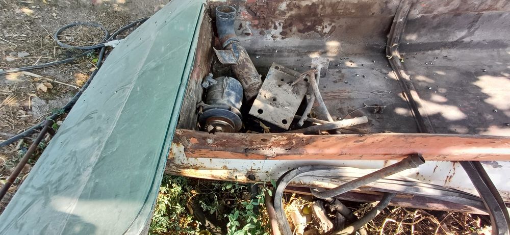 Traktor T28 sotiladi Toshkent Viloyati Bo‘ka Tumanida