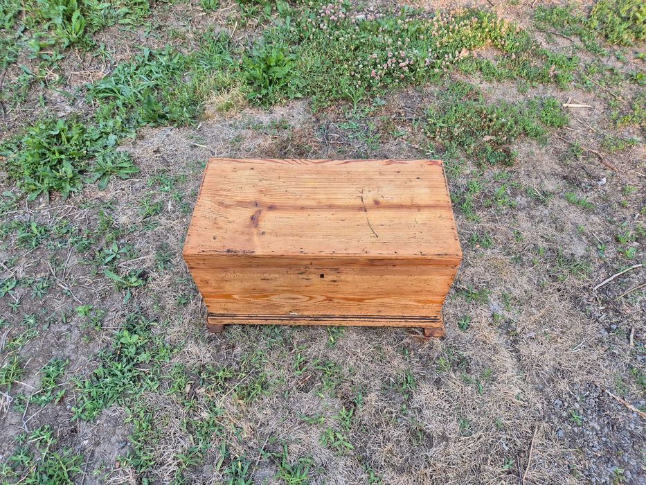 Стар Дървен Реставриран Сандък