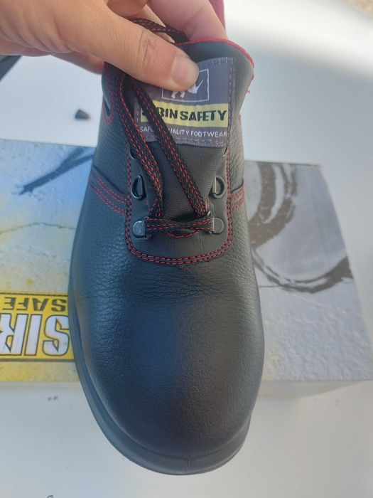 Работни защитни обувки