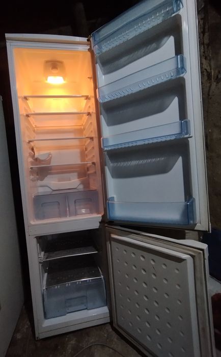 Продам холодильник