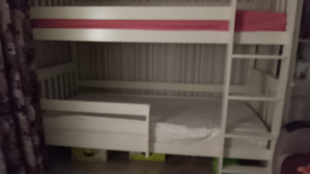 Двухъярусная кровать