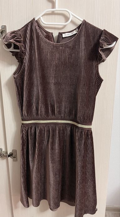 Детска рокля размер 134