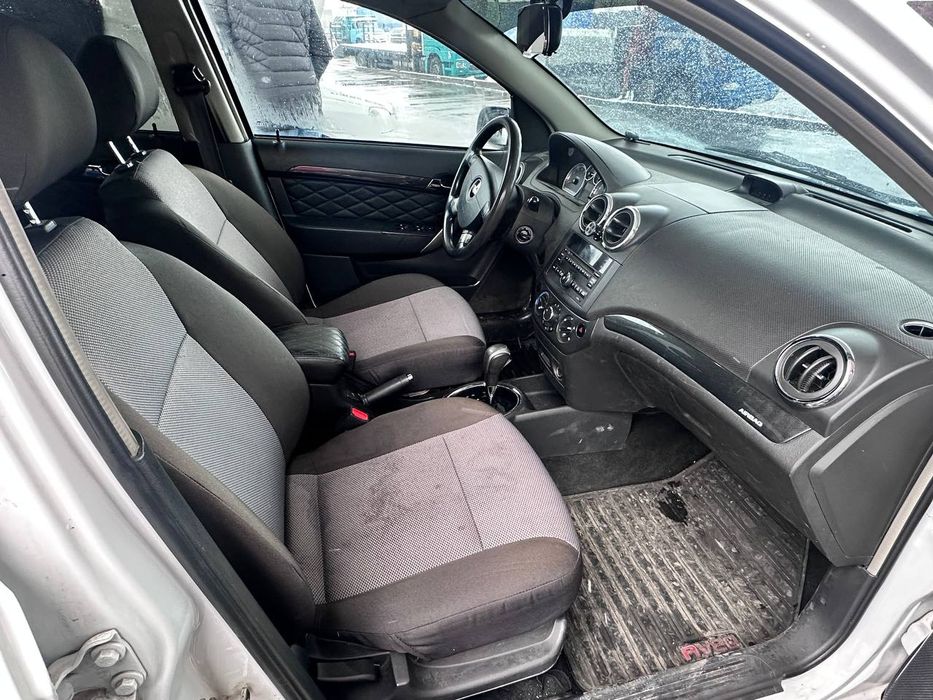 Сотилади Некся 3