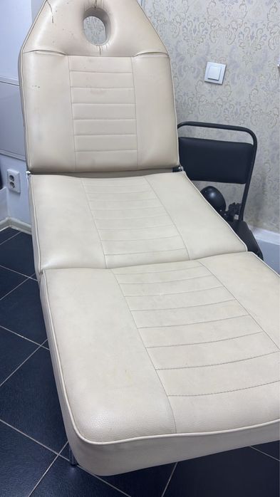 Кушетка отличная, срочно продам