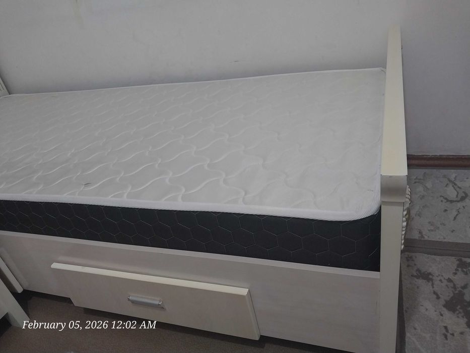 Односпальная кровать