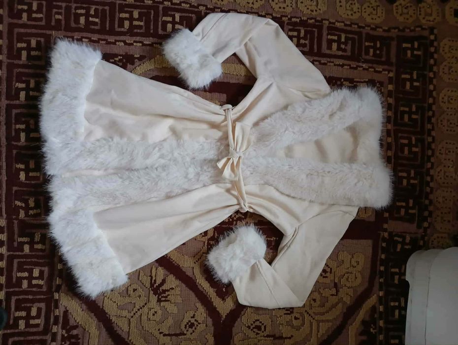 Vând paltonași elegant