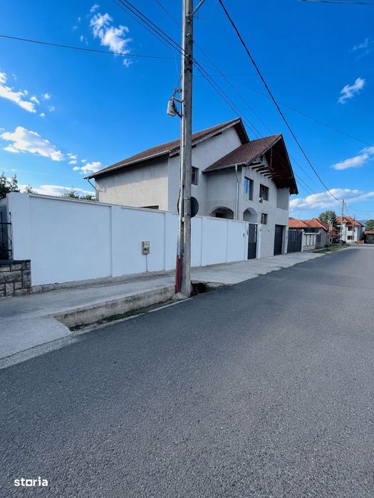 Casă de vânzare – 6 camere P+M, Haieu