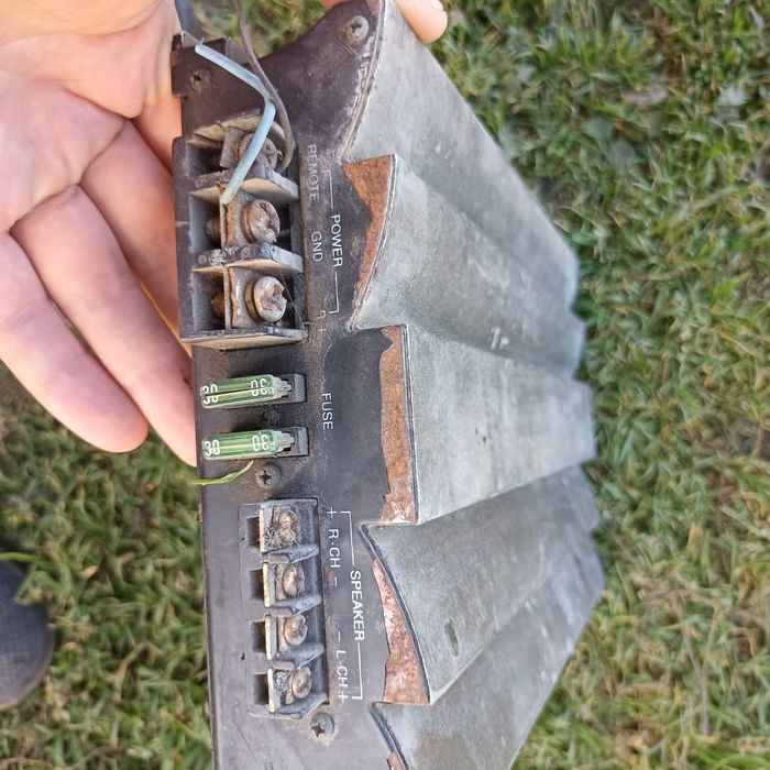 Усилитель музыки