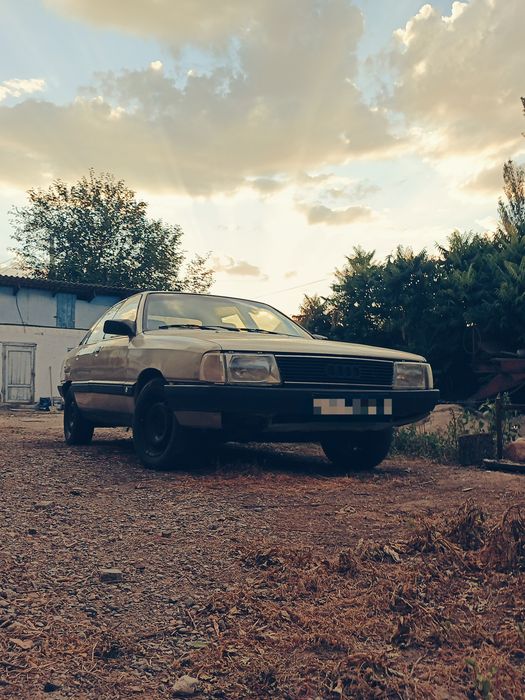 Продается Audi 100