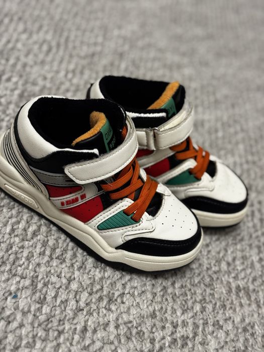 Кроссовки для мальчика и девочки